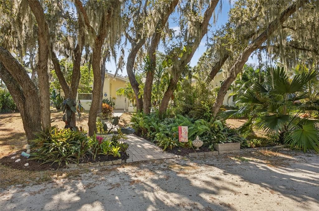 На продажу: $1,195,000 (4 спален, 2 ванн, 2583 Квадратных фут)