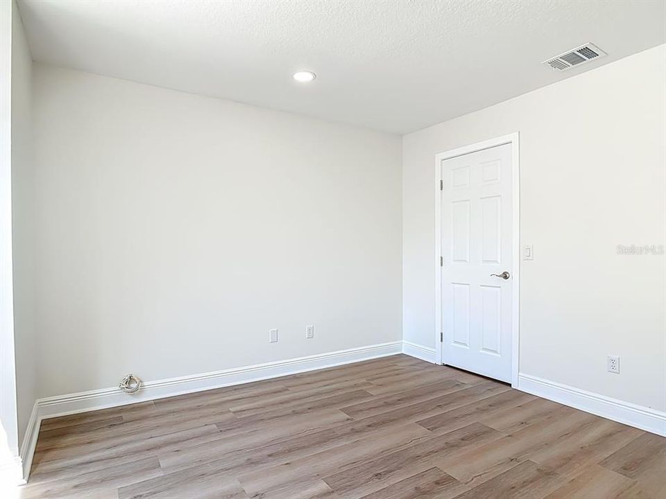 For Sale: $370,000 (2 beds, 2 baths, 1609 Square Feet)