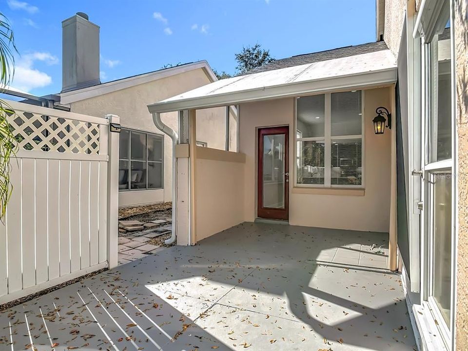 For Sale: $370,000 (2 beds, 2 baths, 1609 Square Feet)