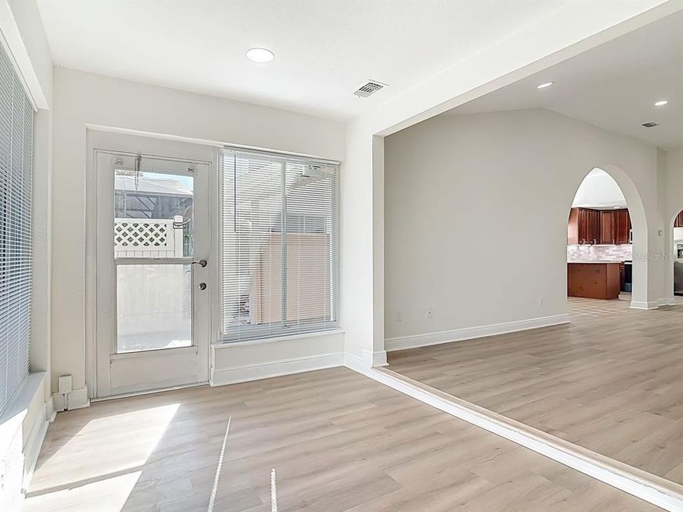 For Sale: $370,000 (2 beds, 2 baths, 1609 Square Feet)