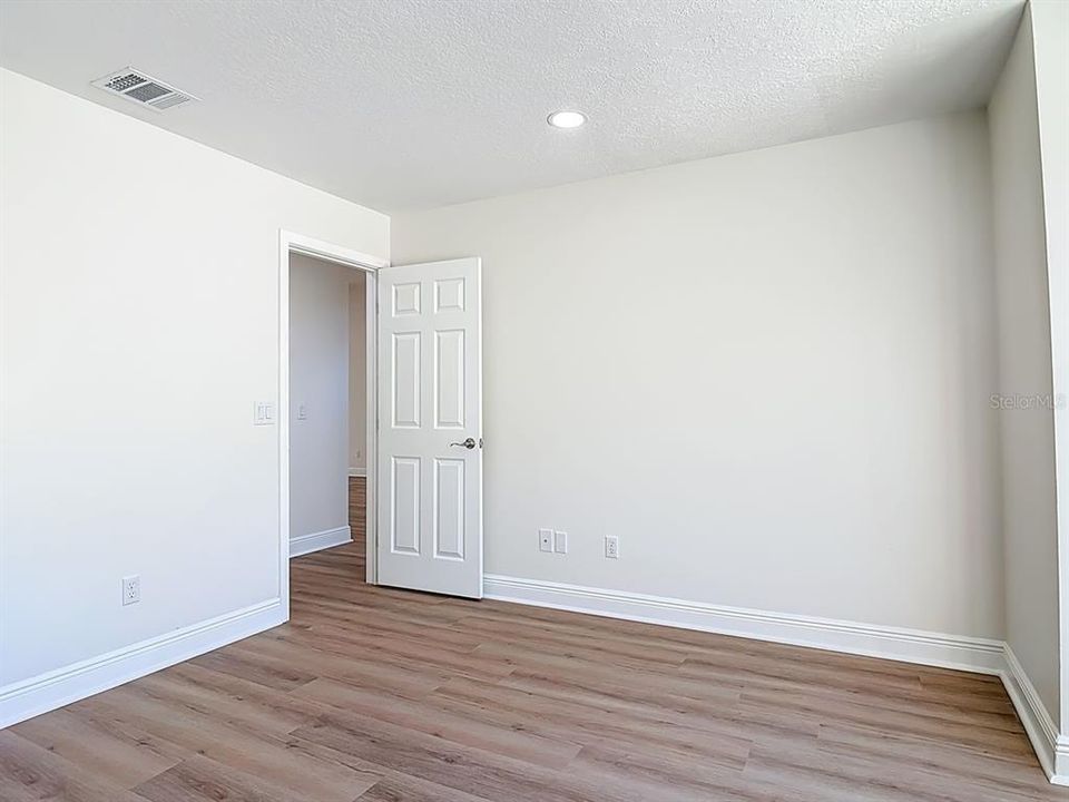 For Sale: $370,000 (2 beds, 2 baths, 1609 Square Feet)