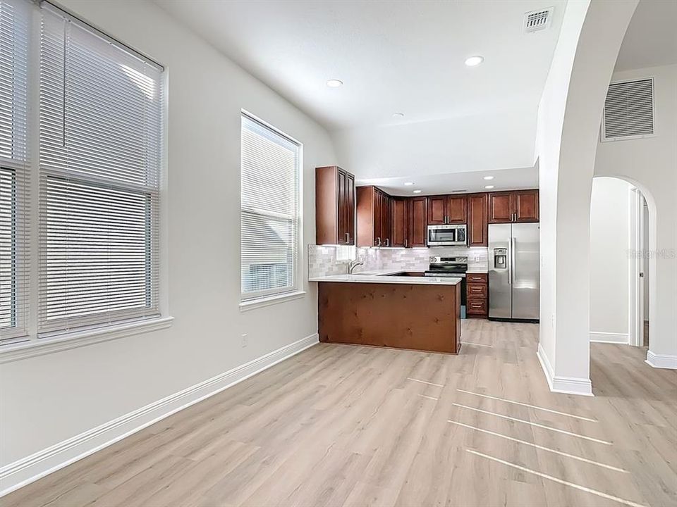 For Sale: $370,000 (2 beds, 2 baths, 1609 Square Feet)