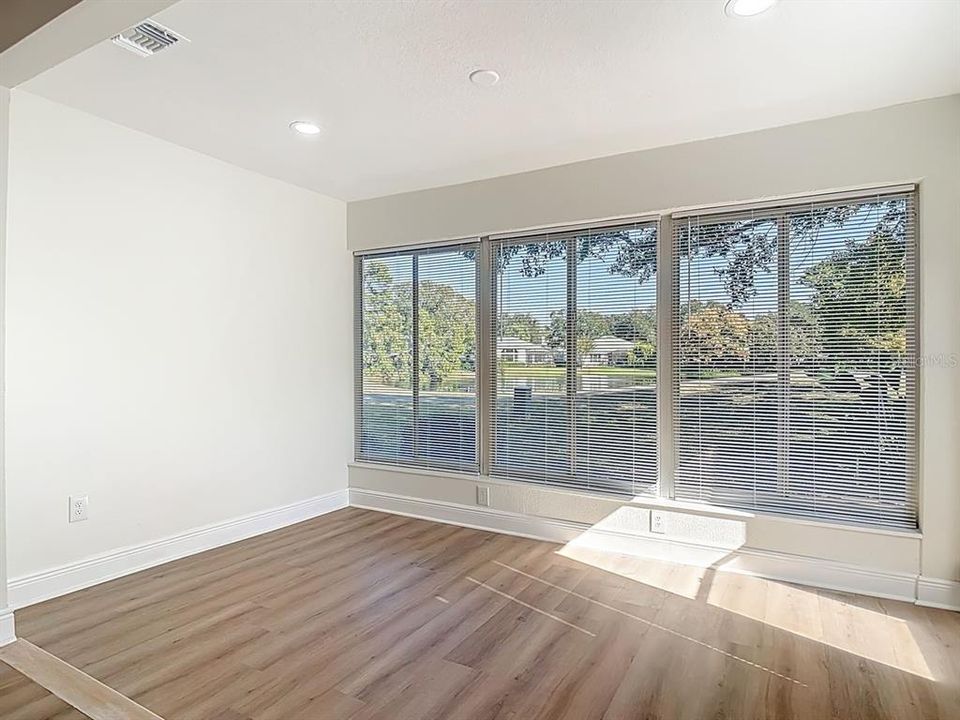 For Sale: $370,000 (2 beds, 2 baths, 1609 Square Feet)