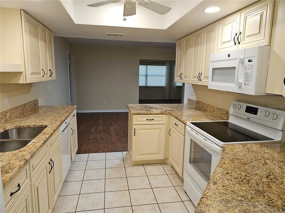 For Rent: $1,875 (2 beds, 2 baths, 1378 Square Feet)