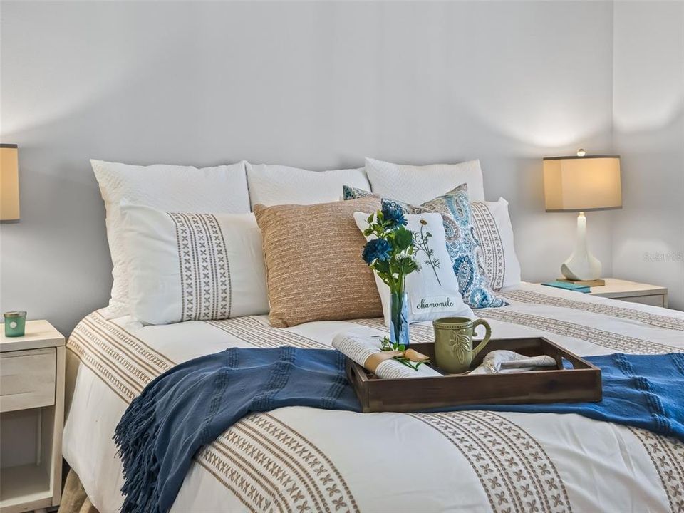 合同活跃: $267,500 (3 贝兹, 2 浴室, 1262 平方英尺)