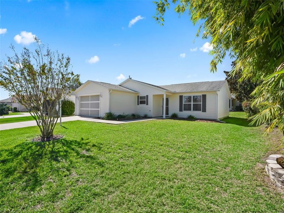 合同活跃: $267,500 (3 贝兹, 2 浴室, 1262 平方英尺)