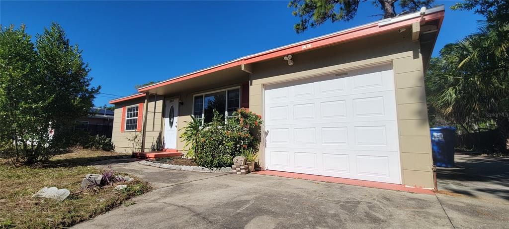 Recently Sold: $249,999 (2 beds, 1 baths, 981 Square Feet)