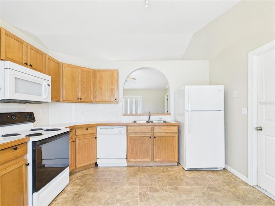 Под контрактом: $310,000 (3 спален, 2 ванн, 1257 Квадратных фут)