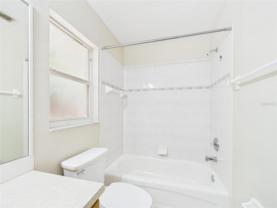 Под контрактом: $310,000 (3 спален, 2 ванн, 1257 Квадратных фут)