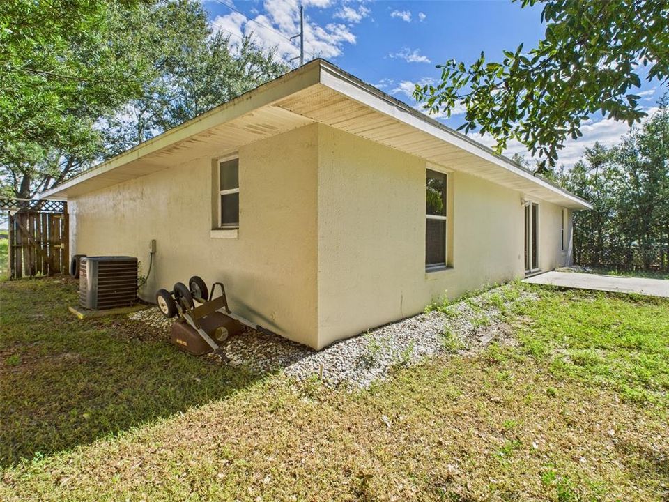 Под контрактом: $310,000 (3 спален, 2 ванн, 1257 Квадратных фут)