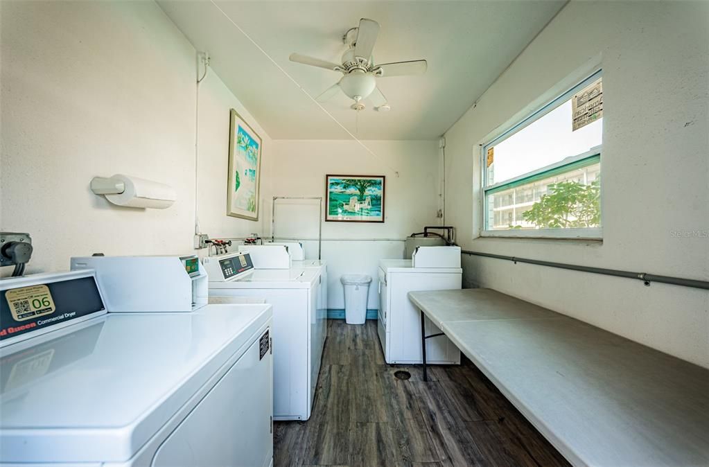 For Sale: $225,000 (2 beds, 1 baths, 870 Square Feet)