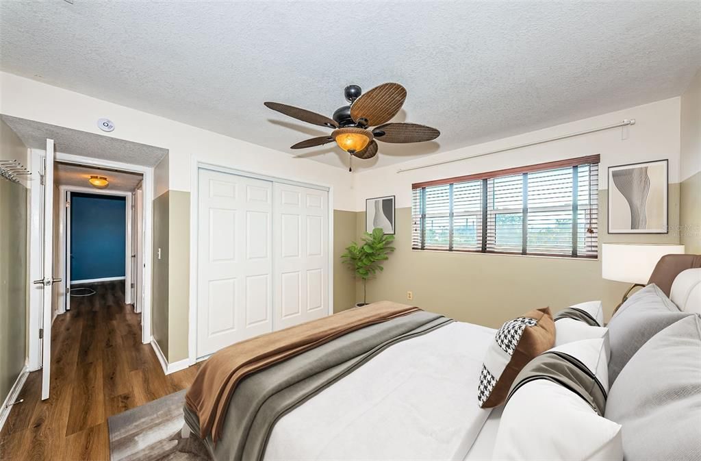 For Sale: $225,000 (2 beds, 1 baths, 870 Square Feet)