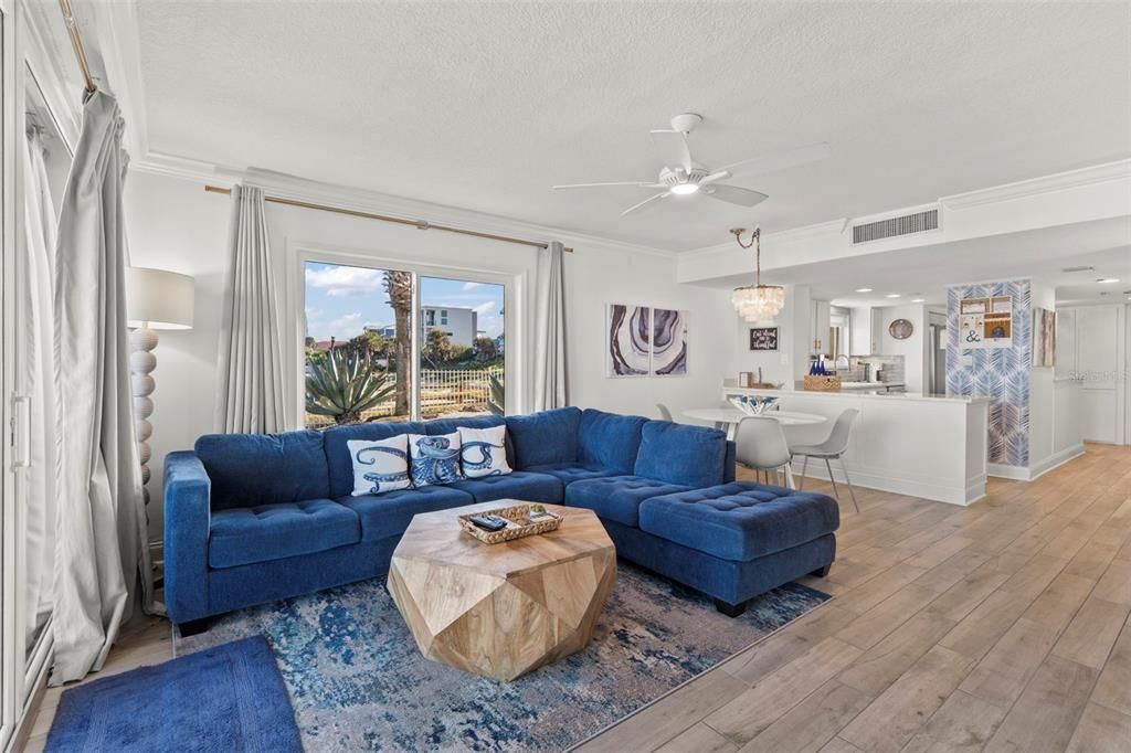 合同活跃: $759,000 (2 贝兹, 2 浴室, 1192 平方英尺)