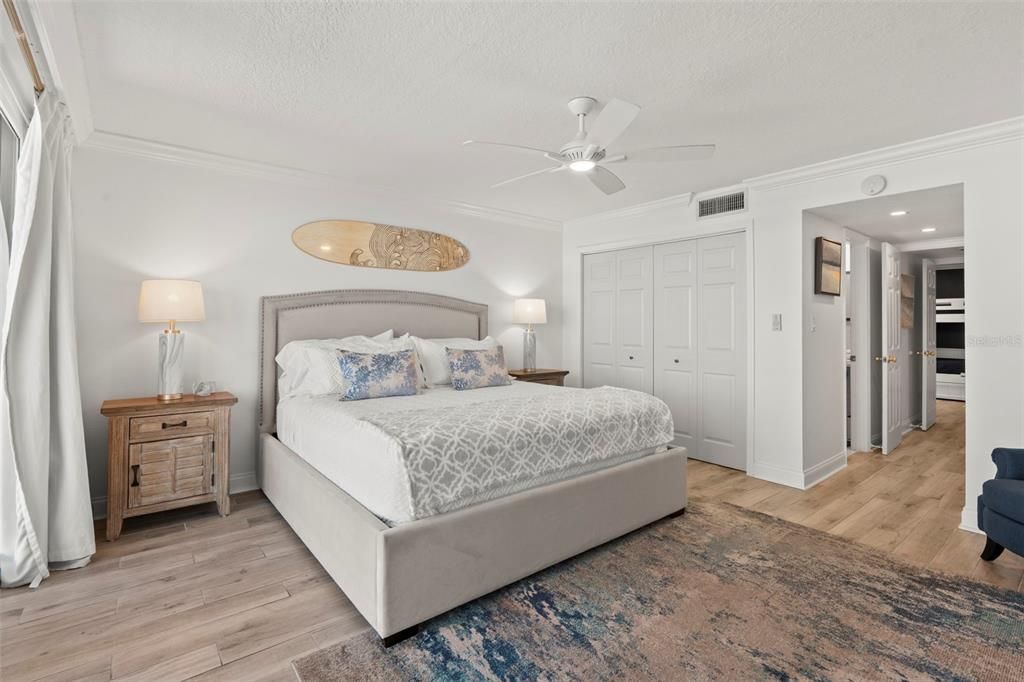 合同活跃: $759,000 (2 贝兹, 2 浴室, 1192 平方英尺)