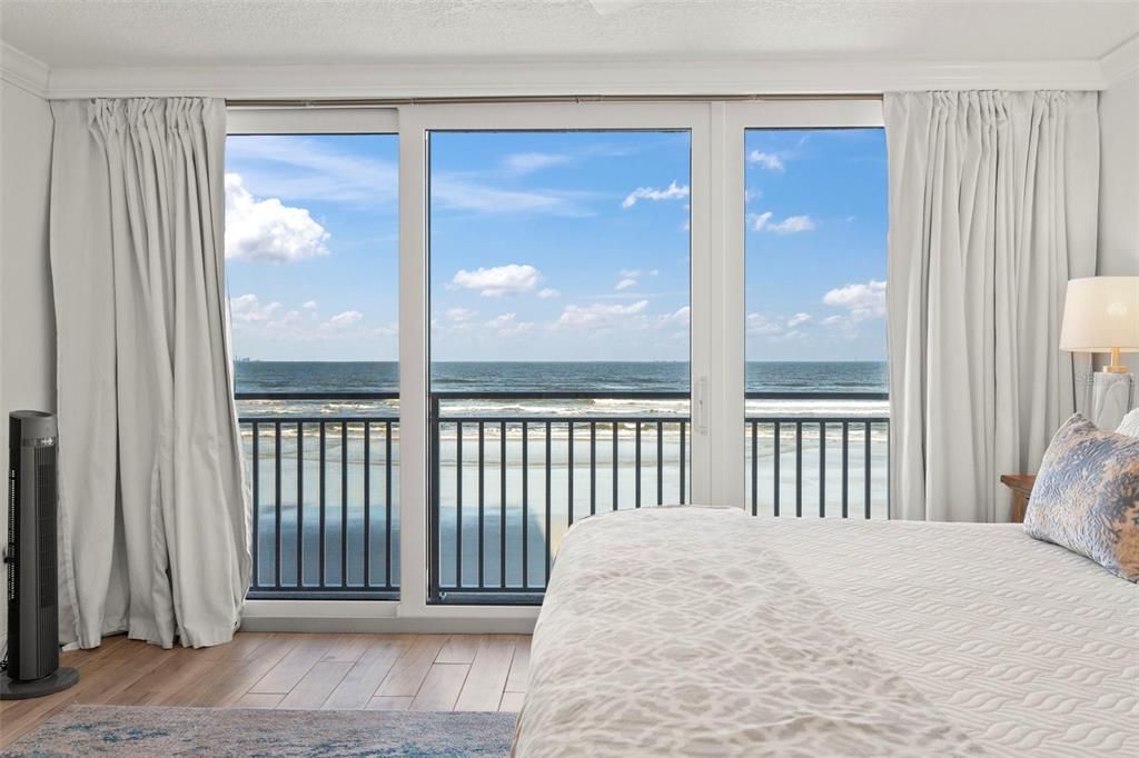 合同活跃: $759,000 (2 贝兹, 2 浴室, 1192 平方英尺)