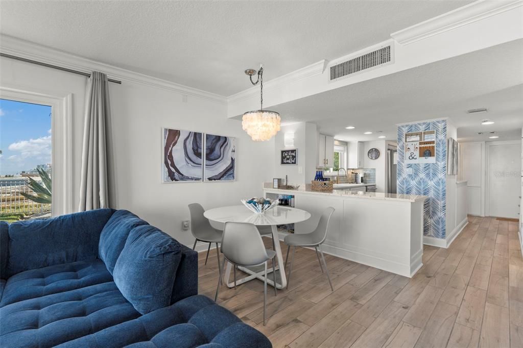 合同活跃: $759,000 (2 贝兹, 2 浴室, 1192 平方英尺)