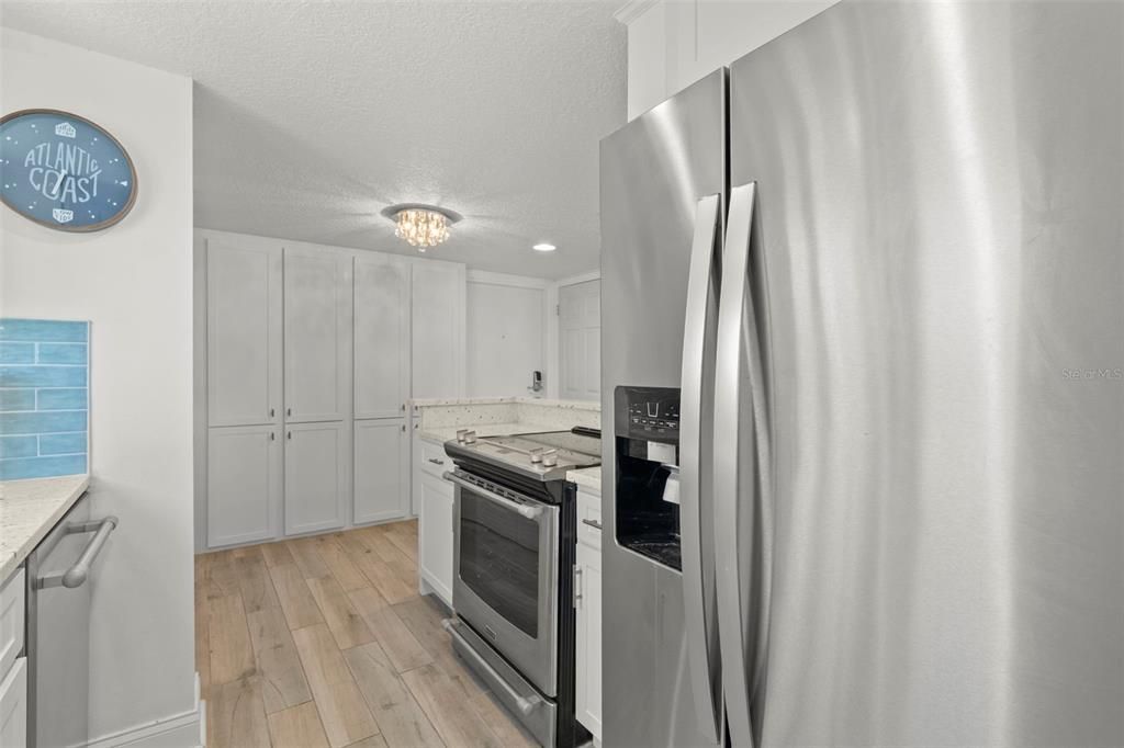 合同活跃: $759,000 (2 贝兹, 2 浴室, 1192 平方英尺)