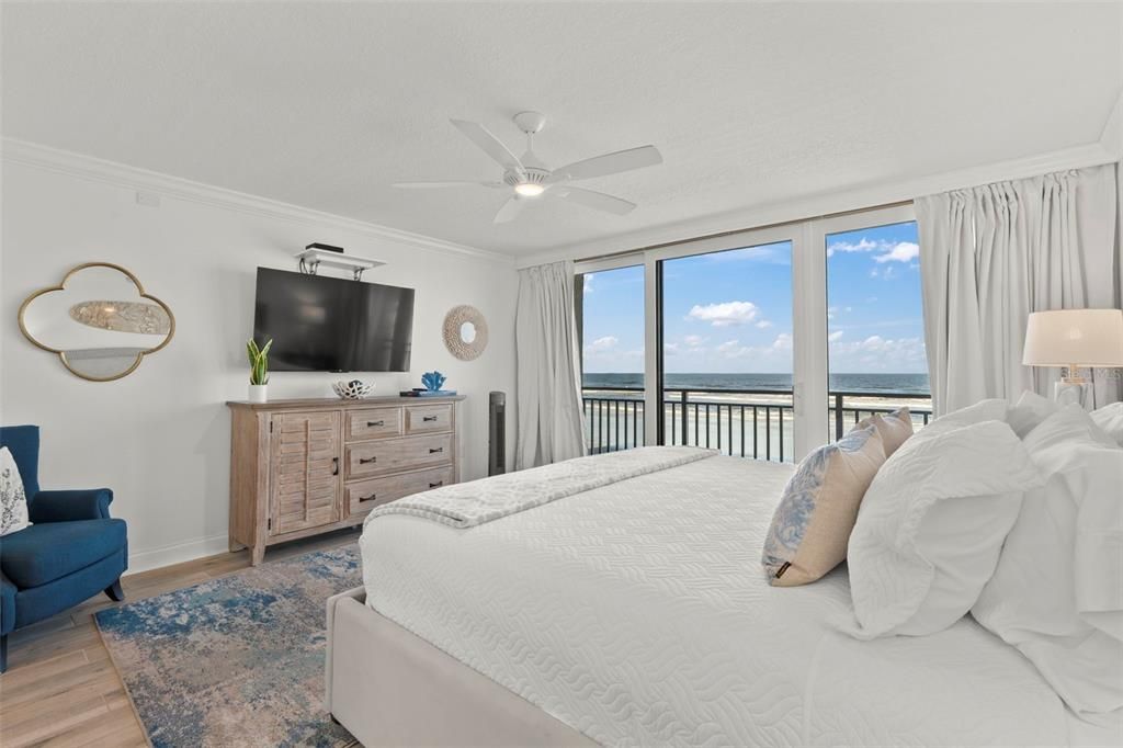 合同活跃: $759,000 (2 贝兹, 2 浴室, 1192 平方英尺)