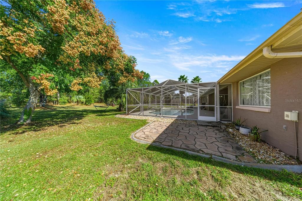 合同活跃: $479,000 (3 贝兹, 2 浴室, 2463 平方英尺)