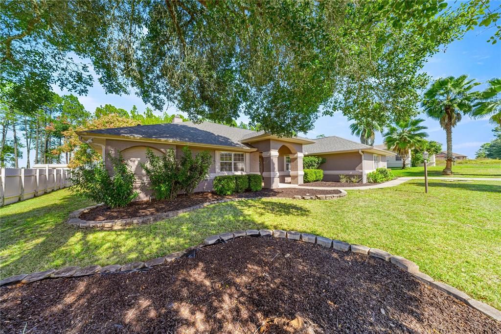 合同活跃: $479,000 (3 贝兹, 2 浴室, 2463 平方英尺)