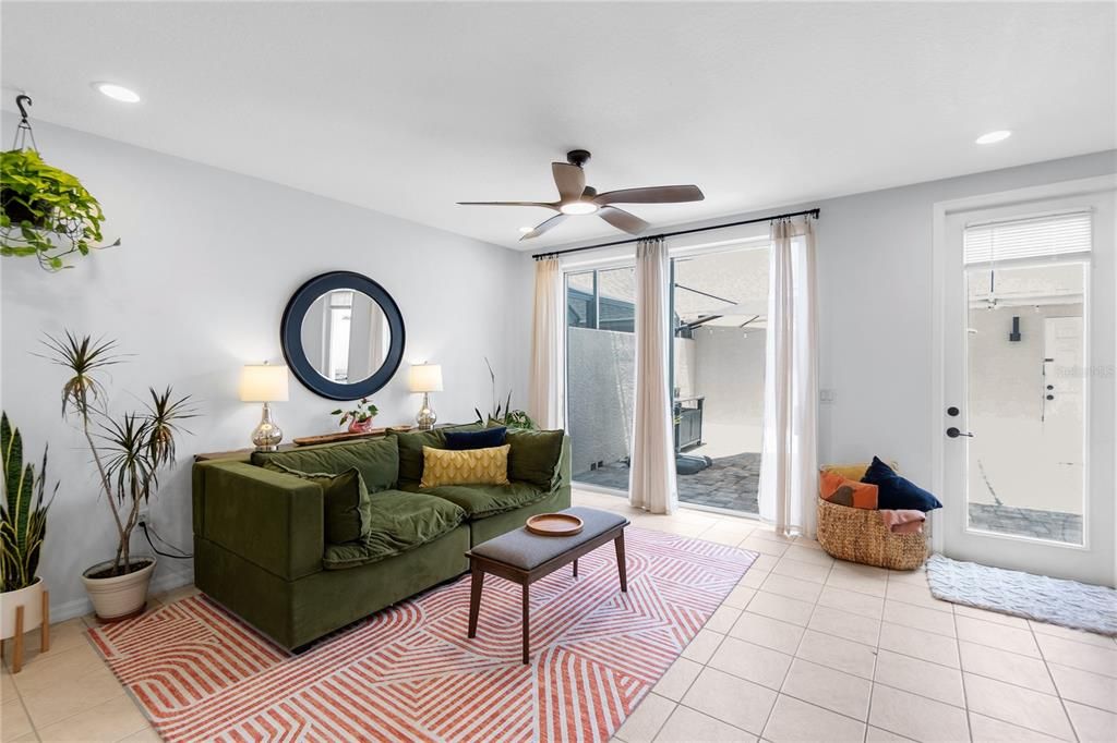 For Rent: $2,450 (3 beds, 2 baths, 1628 Square Feet)