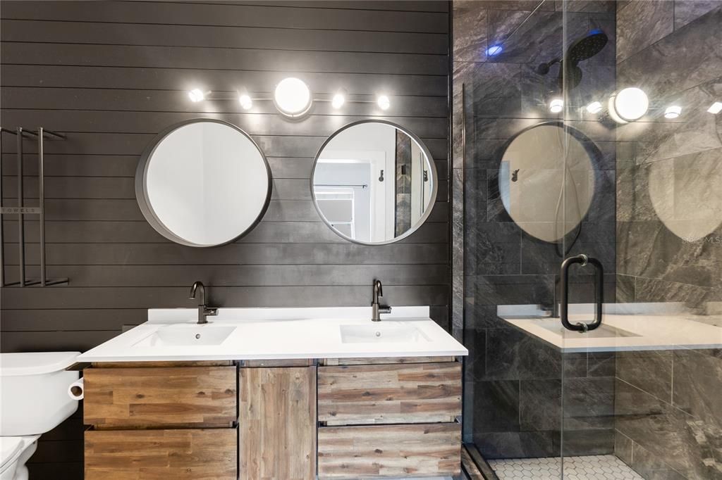 For Rent: $2,450 (3 beds, 2 baths, 1628 Square Feet)