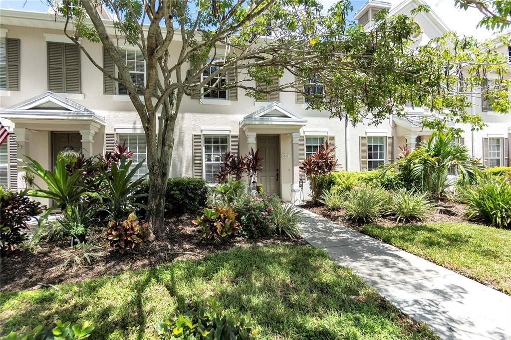 For Rent: $2,450 (3 beds, 2 baths, 1628 Square Feet)