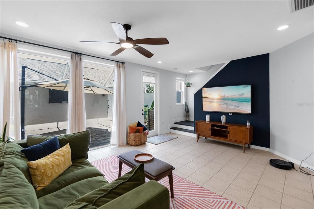 For Rent: $2,450 (3 beds, 2 baths, 1628 Square Feet)