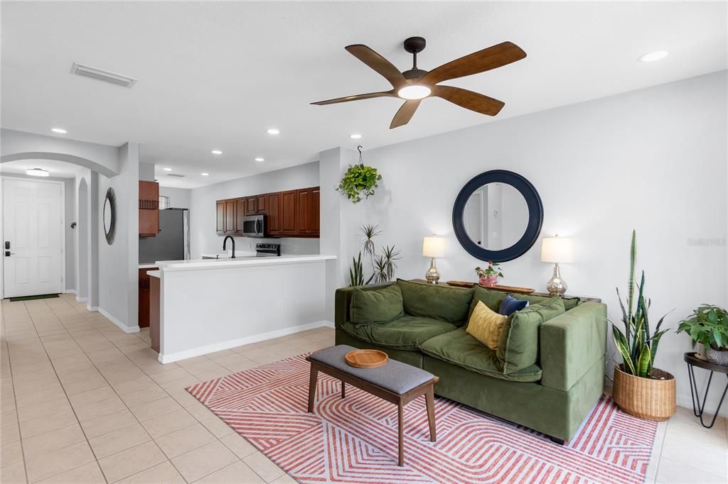 For Rent: $2,450 (3 beds, 2 baths, 1628 Square Feet)