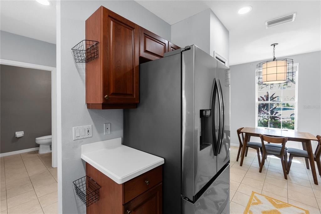 For Rent: $2,450 (3 beds, 2 baths, 1628 Square Feet)