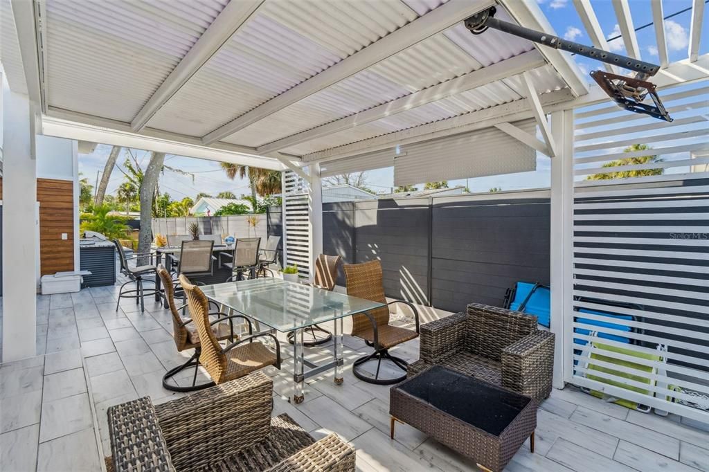 待售: $1,000,000 (4 贝兹, 3 浴室, 1723 平方英尺)