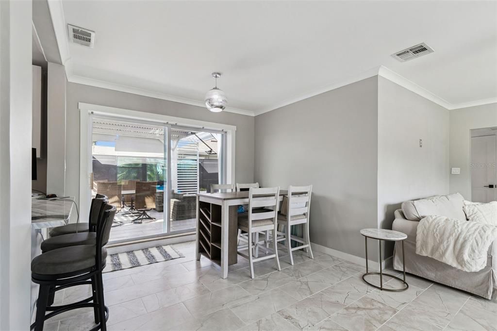 待售: $1,000,000 (4 贝兹, 3 浴室, 1723 平方英尺)