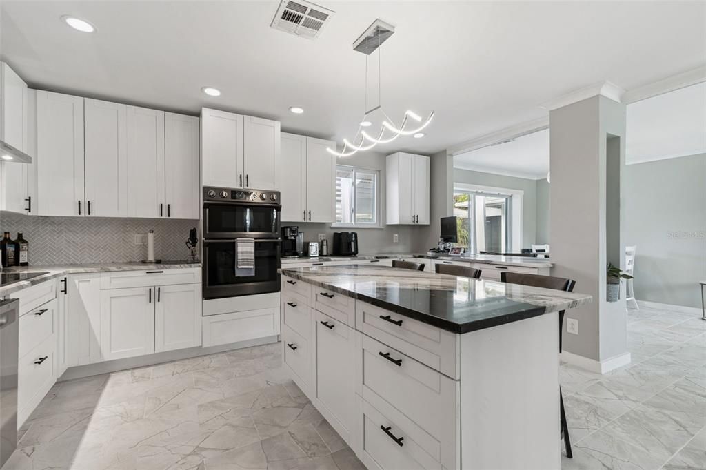 待售: $1,000,000 (4 贝兹, 3 浴室, 1723 平方英尺)