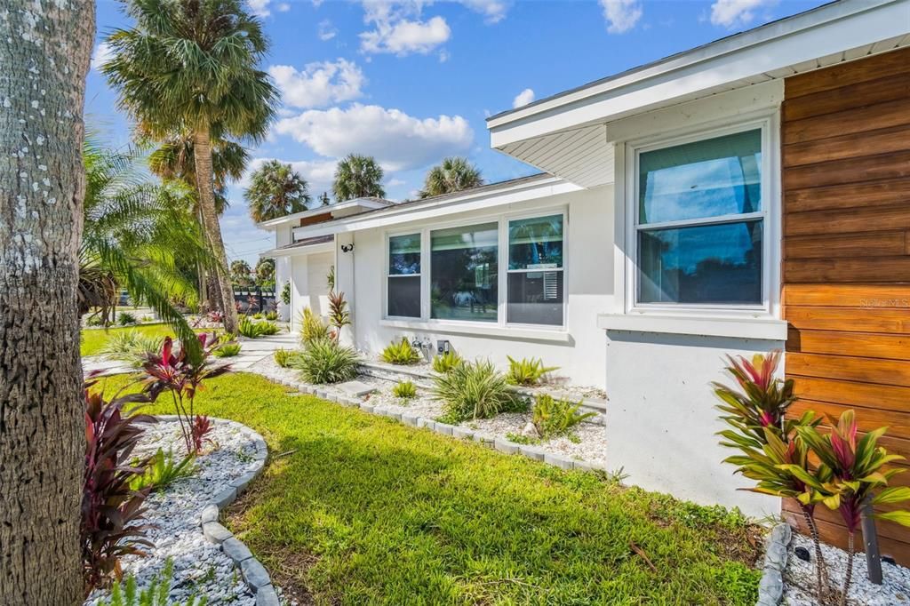 待售: $1,000,000 (4 贝兹, 3 浴室, 1723 平方英尺)