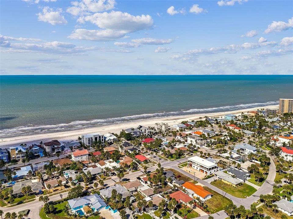 待售: $1,000,000 (4 贝兹, 3 浴室, 1723 平方英尺)