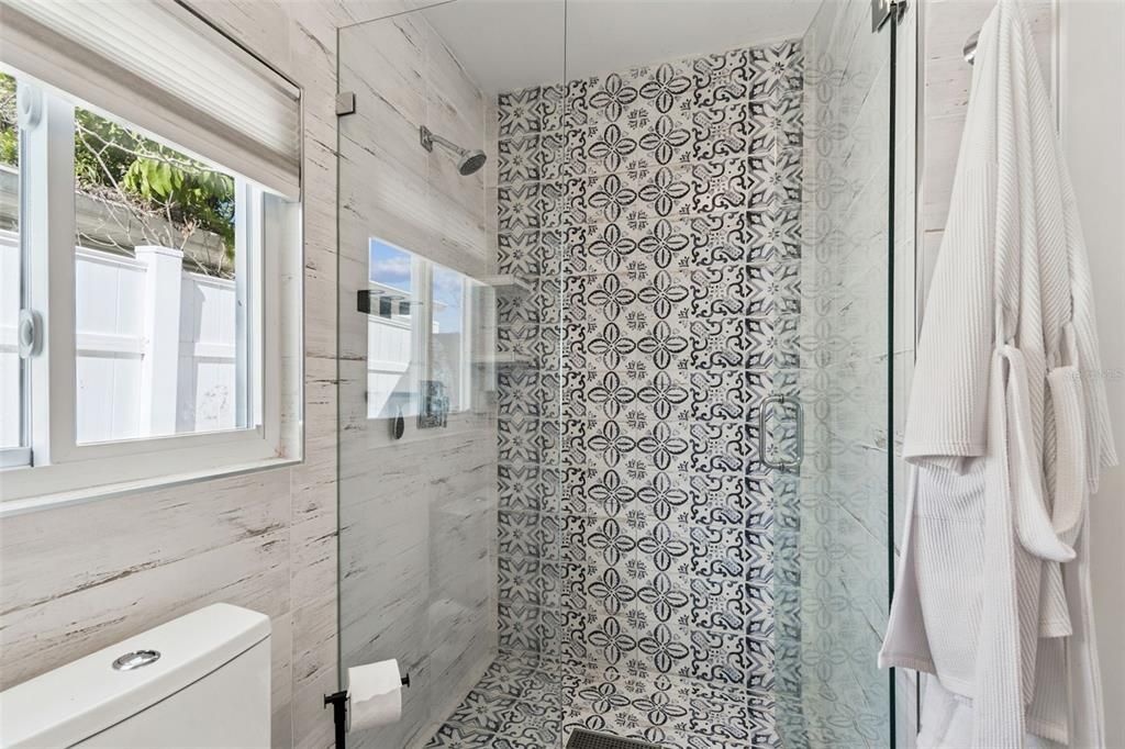 待售: $1,000,000 (4 贝兹, 3 浴室, 1723 平方英尺)