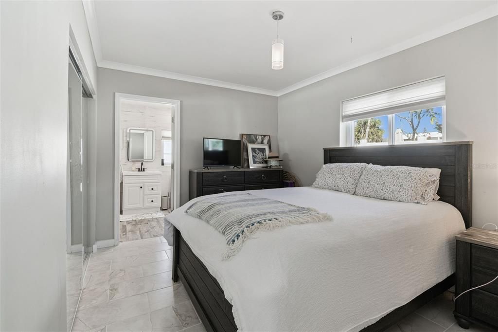 待售: $1,000,000 (4 贝兹, 3 浴室, 1723 平方英尺)