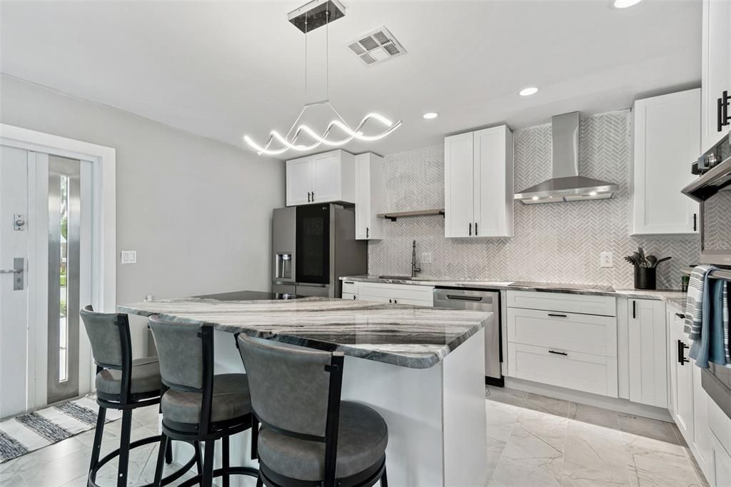 待售: $1,000,000 (4 贝兹, 3 浴室, 1723 平方英尺)