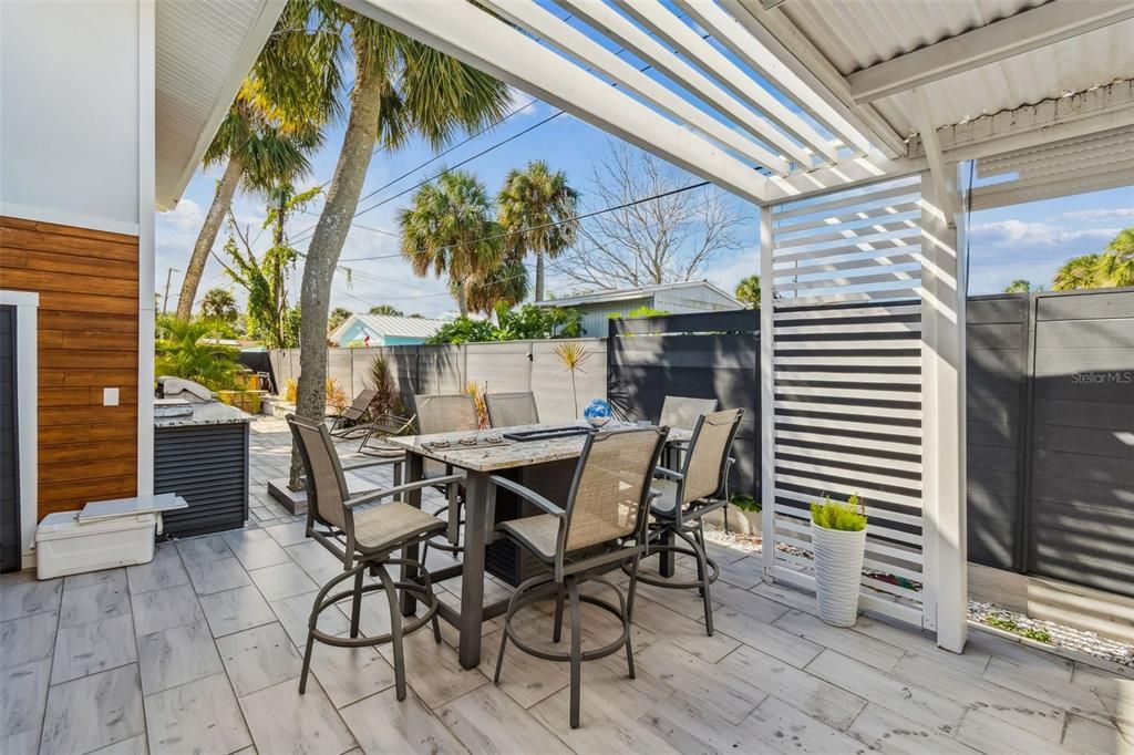 待售: $1,000,000 (4 贝兹, 3 浴室, 1723 平方英尺)