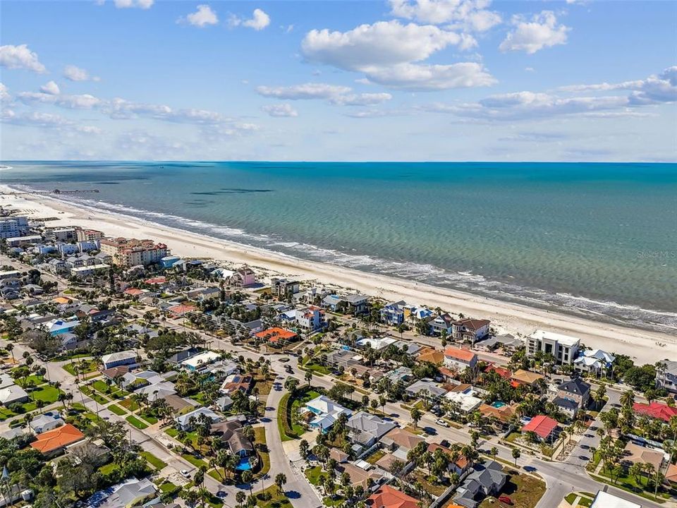 待售: $1,000,000 (4 贝兹, 3 浴室, 1723 平方英尺)