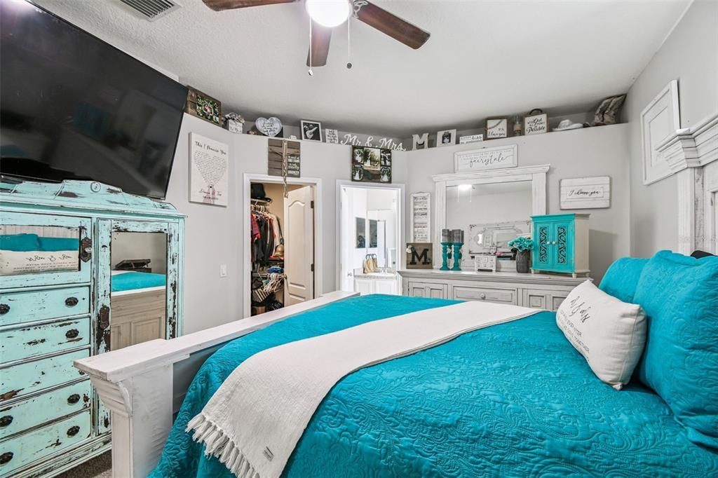 For Sale: $360,000 (3 beds, 2 baths, 1550 Square Feet)