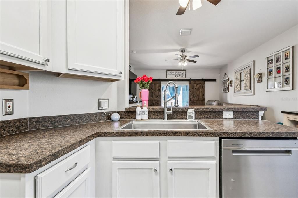 For Sale: $360,000 (3 beds, 2 baths, 1550 Square Feet)