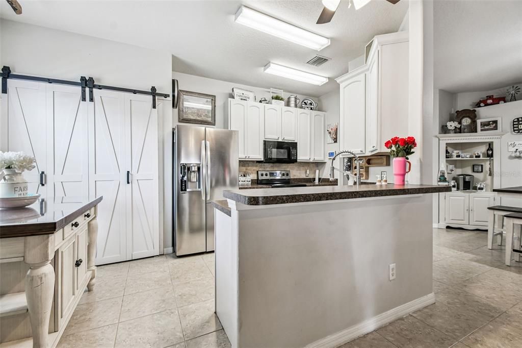 For Sale: $360,000 (3 beds, 2 baths, 1550 Square Feet)