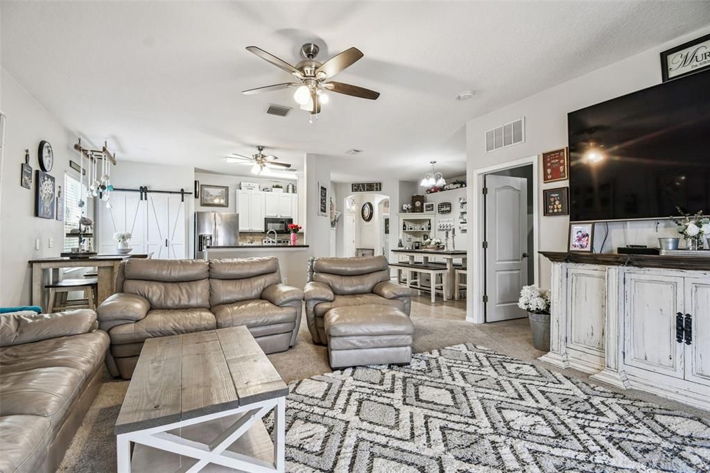 For Sale: $360,000 (3 beds, 2 baths, 1550 Square Feet)