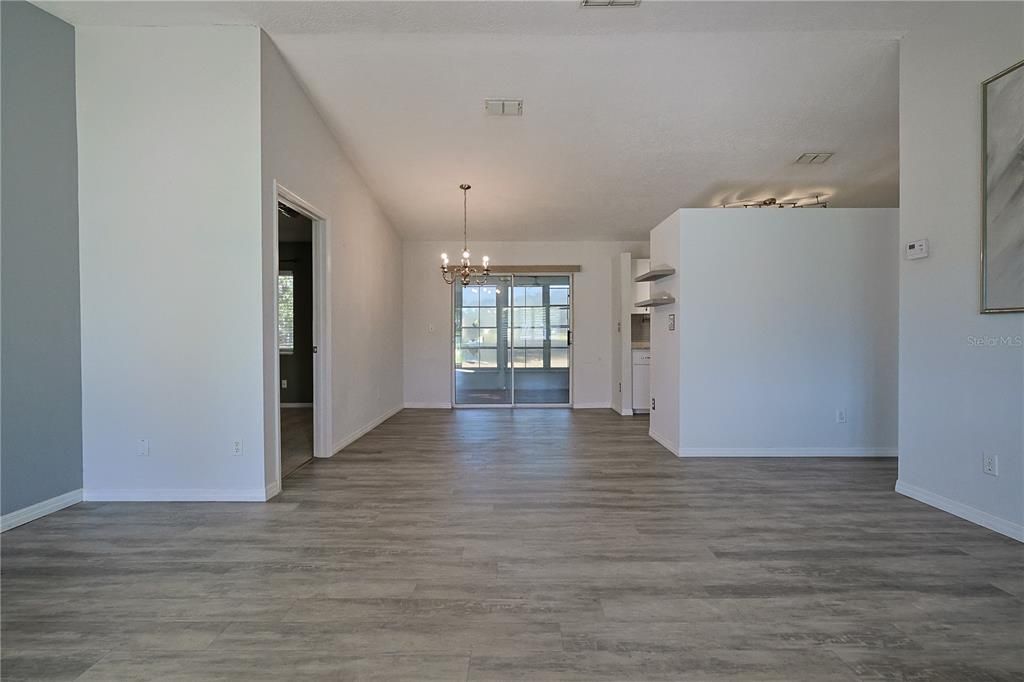 待售: $189,900 (2 贝兹, 2 浴室, 1254 平方英尺)