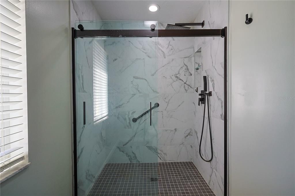 待售: $189,900 (2 贝兹, 2 浴室, 1254 平方英尺)