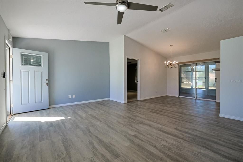 待售: $189,900 (2 贝兹, 2 浴室, 1254 平方英尺)