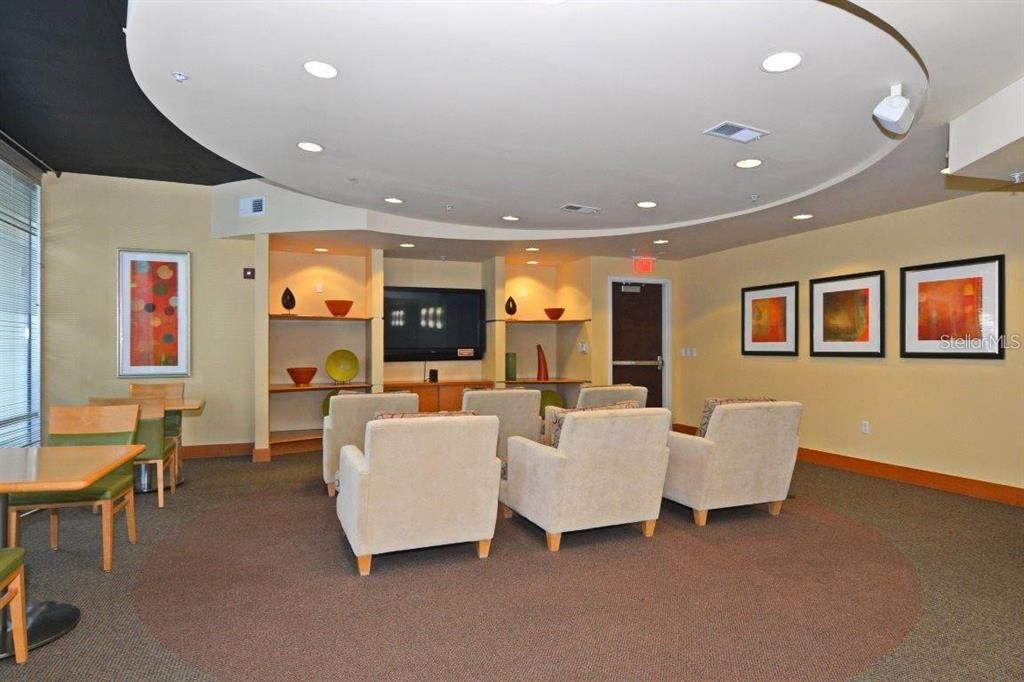 For Sale: $325,000 (2 beds, 2 baths, 1263 Square Feet)