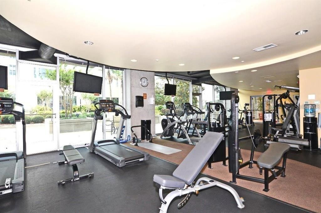 For Sale: $325,000 (2 beds, 2 baths, 1263 Square Feet)