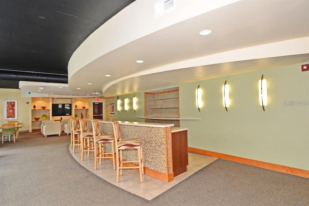 For Sale: $325,000 (2 beds, 2 baths, 1263 Square Feet)